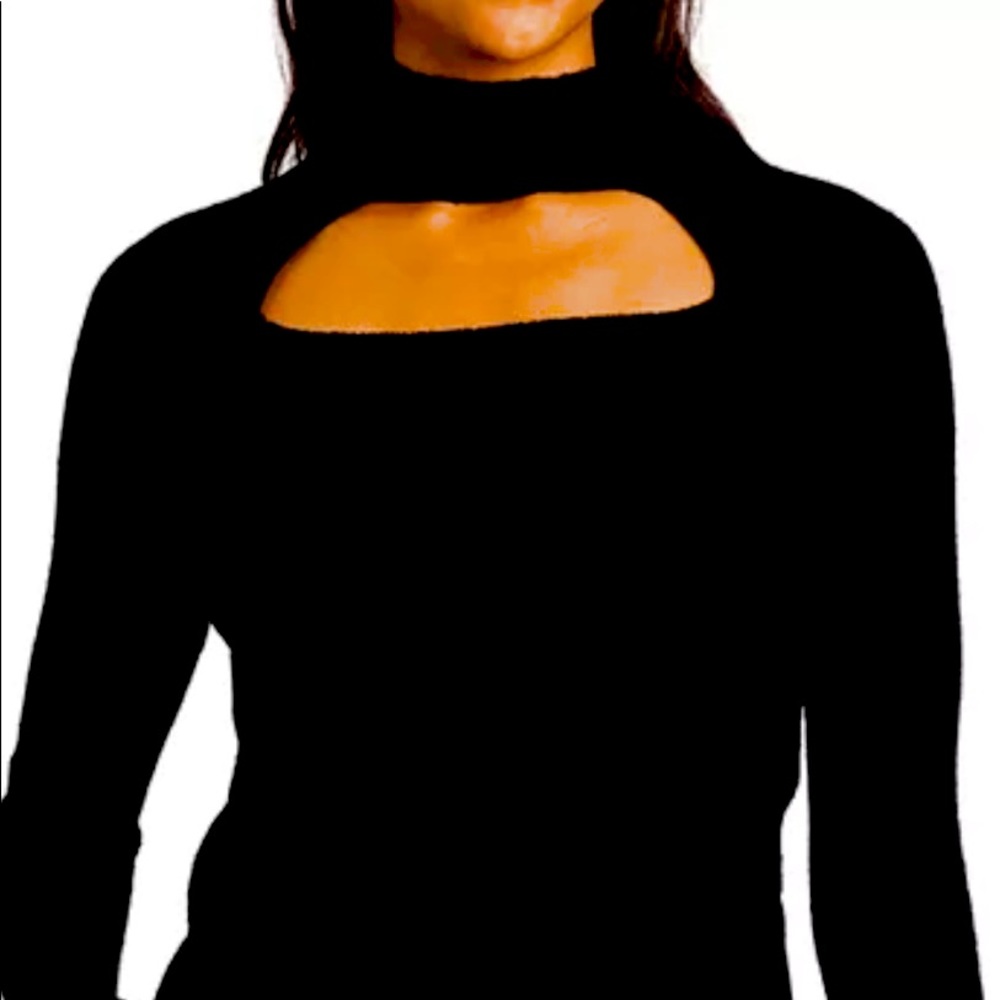 1 State Women’s Keyhole Top